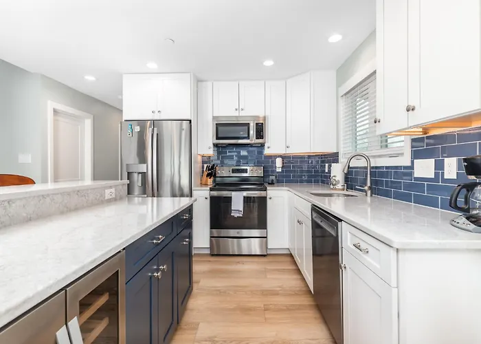 Remodeled 4br Retreat With Dock & Outdoor Shower Ferienhaus