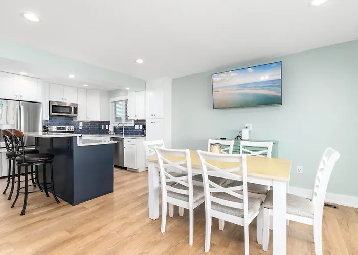 Ferienhaus Remodeled 4br Retreat With Dock & Outdoor Shower
