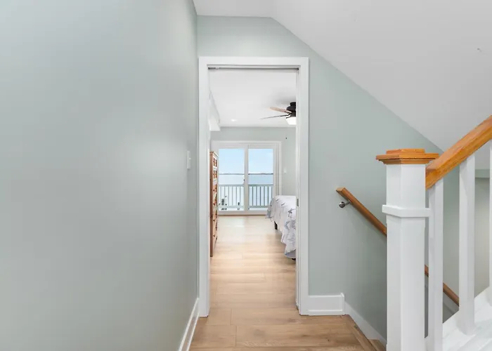 Remodeled 4br Retreat With Dock & Outdoor Shower *