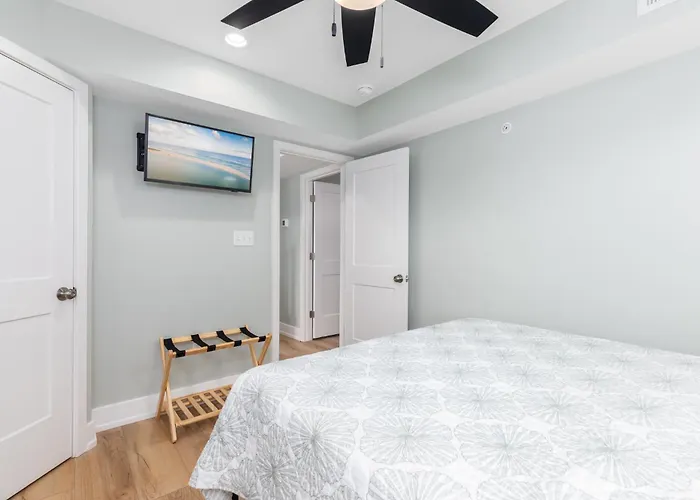 Ferienhaus Remodeled 4br Retreat With Dock & Outdoor Shower *