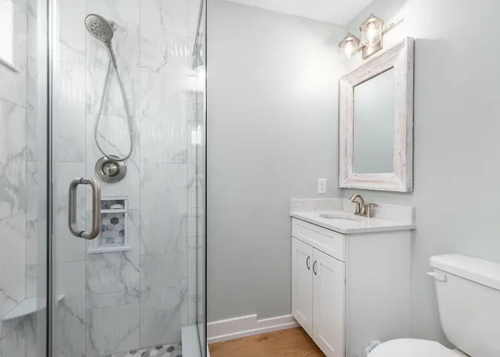 Remodeled 4br Retreat With Dock & Outdoor Shower
