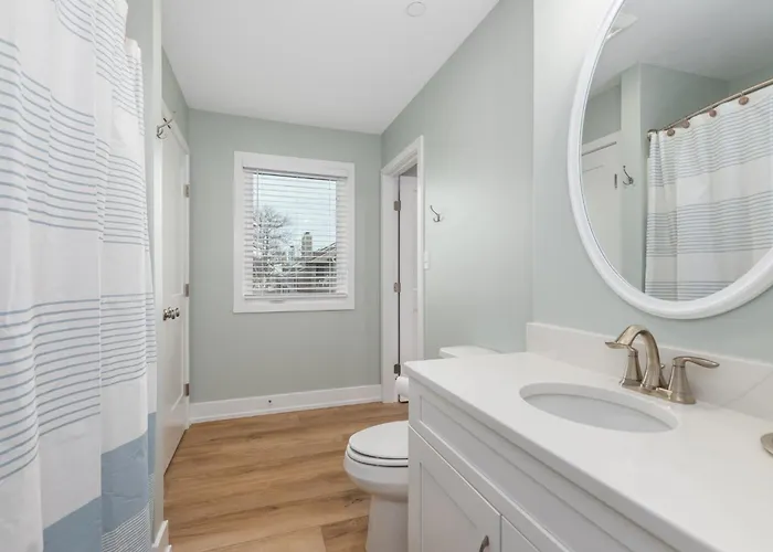 Remodeled 4br Retreat With Dock & Outdoor Shower Ferienhaus