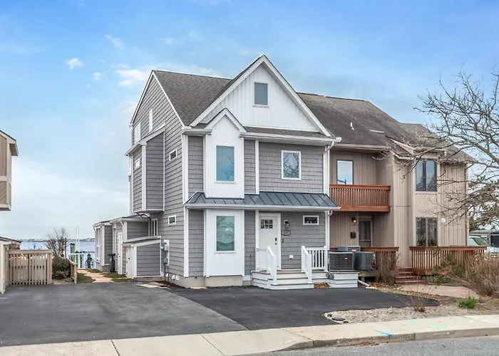 Ferienhaus Remodeled 4br Retreat With Dock & Outdoor Shower *